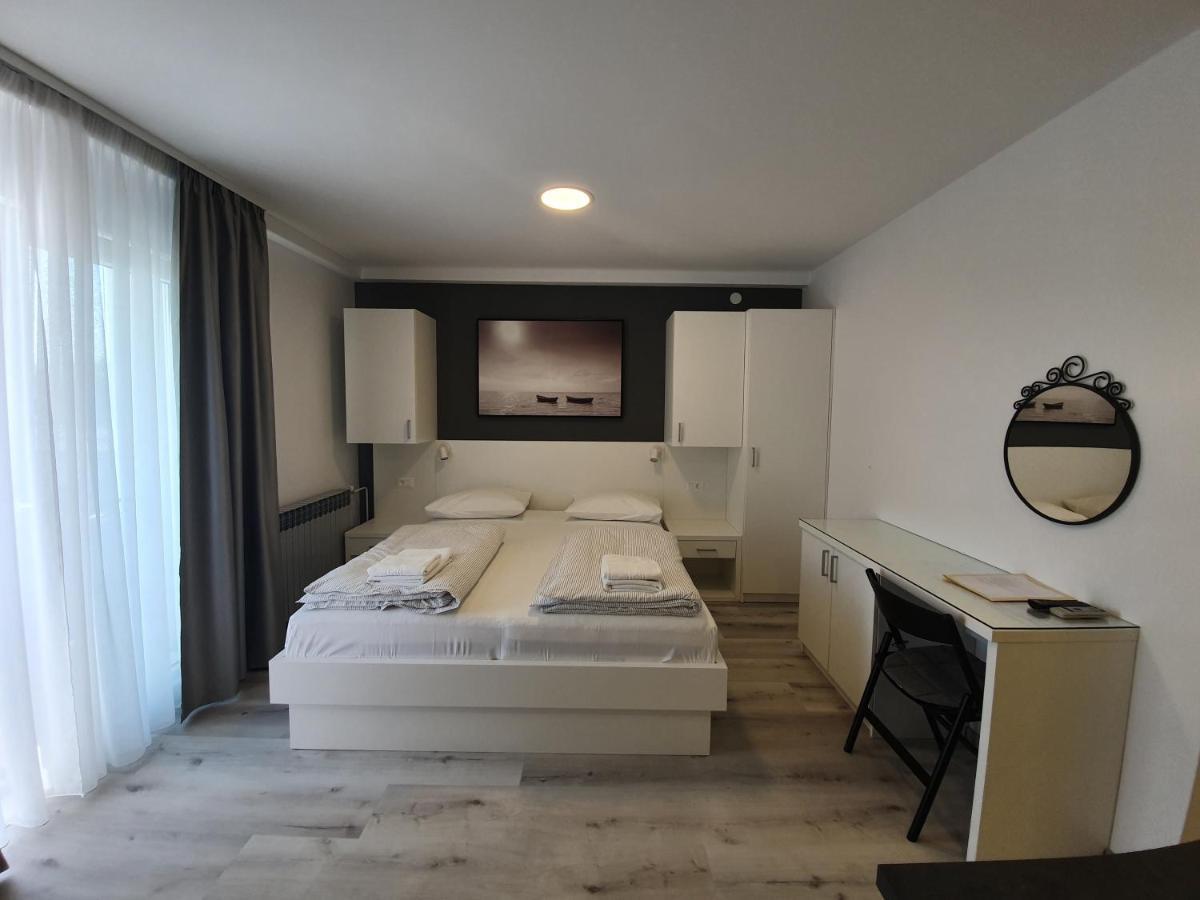 Apartments And Rooms By The Sea Baska Voda, Makarska - 2578 Eksteriør billede
