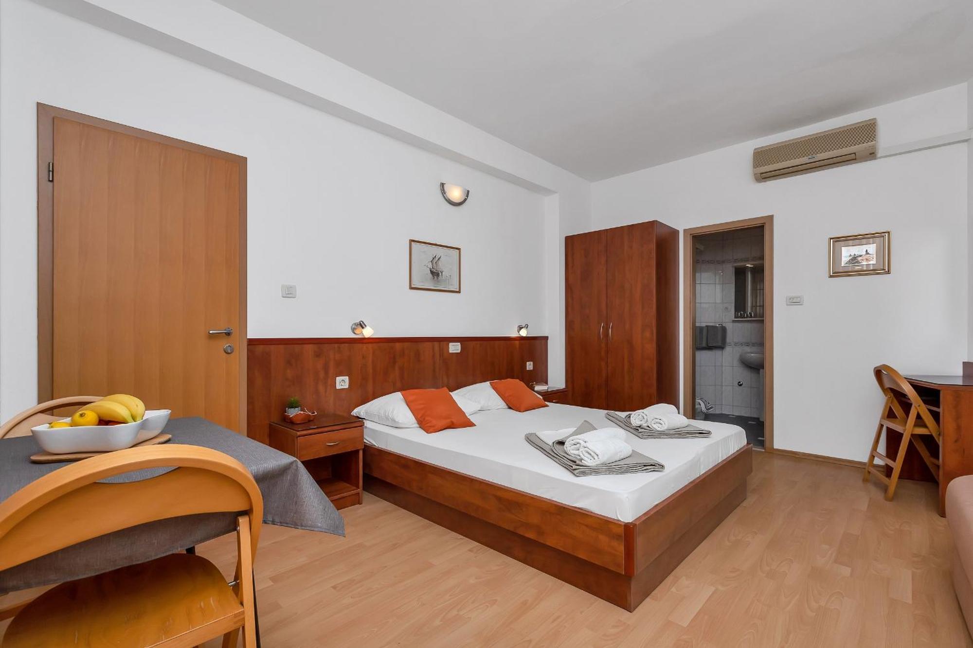 Apartments And Rooms By The Sea Baska Voda, Makarska - 2578 Værelse billede